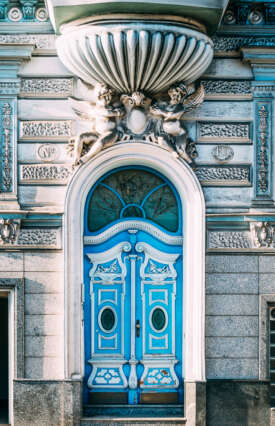 18 pictures of the beautiful doors in Vienna that will add some colour ...