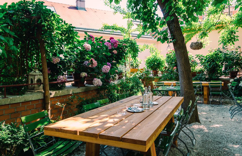 15 outdoor dining spots in Vienna with absolutely gorgeous Schanigärten ...